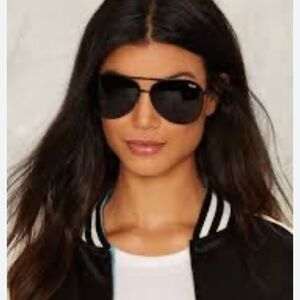 Stylish Black Aviator Sunglasses